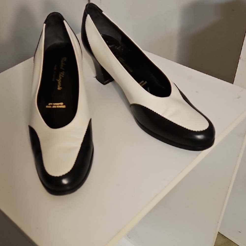 Vintage Black and White Women's Shoes